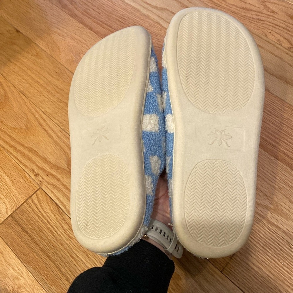 Checkered "GET COZY" Slippers in Blue/White, Size 9 - Picture 5 of 8